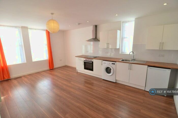 1 Bedroom Flat To Rent In Ensbury Park Apartments, Bournemouth, BH10