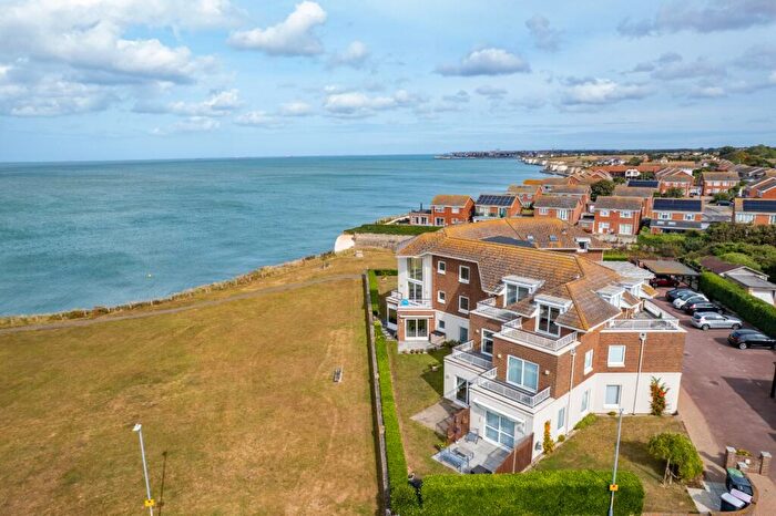 3 Bedroom Flat For Sale In Cliff Road, Birchington, Kent, CT7