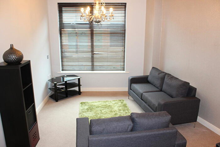 2 Bedroom Flat To Rent In Lion Court, Warstone Lane, Birmingham, B18