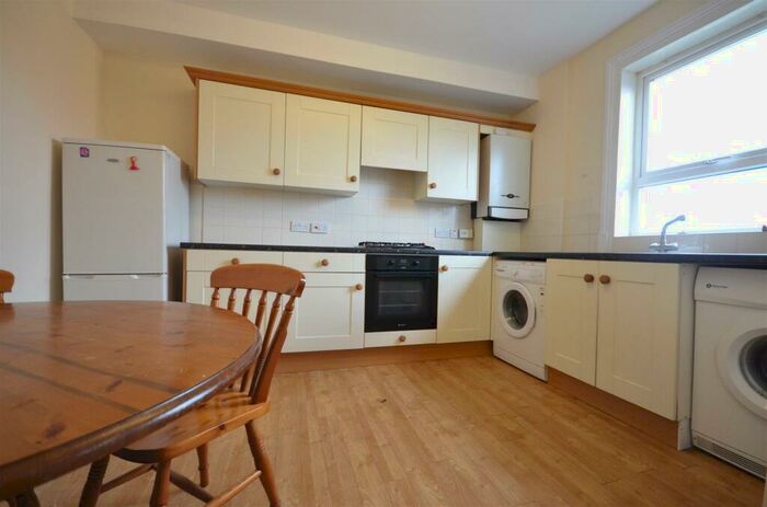 2 Bedroom Apartment To Rent In Dunstable Road, Luton, LU1