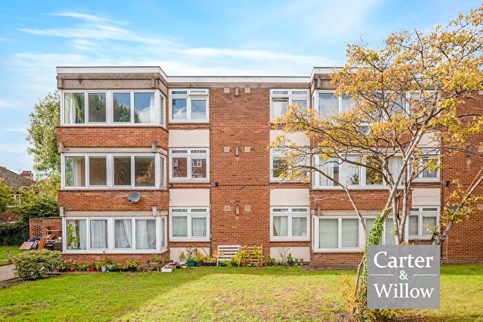 2 Bedroom Flat For Sale In Elm Court, Love Lane, Woodford Green, IG8