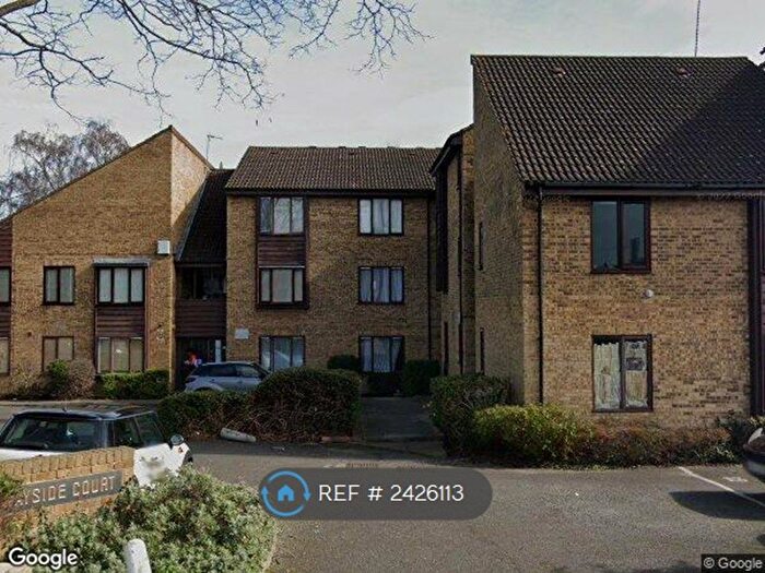 2 Bedroom Flat To Rent In Wayside Court, Isleworth, TW7