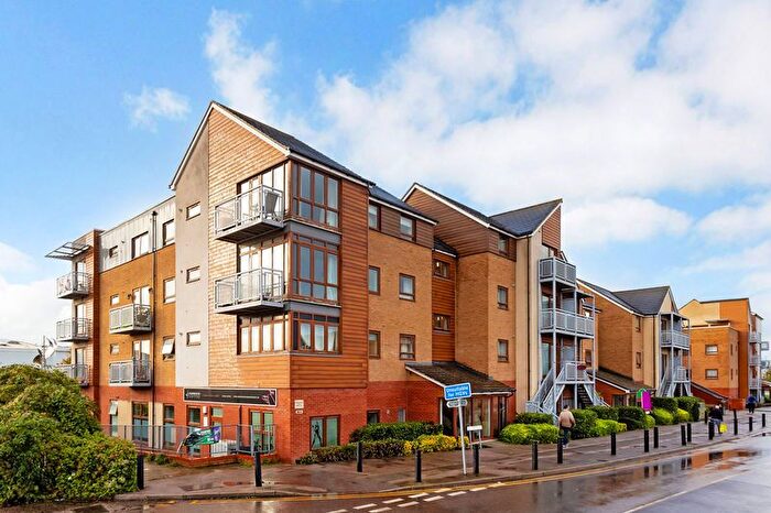 2 Bedroom Flat For Sale In Cambria Court, North Star Boulevard, Greenhithe, DA9