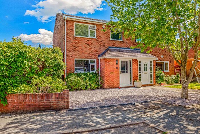 3 Bedroom Semi-Detached House For Sale In Jennett Close, Leicester, Leicestershire, LE5