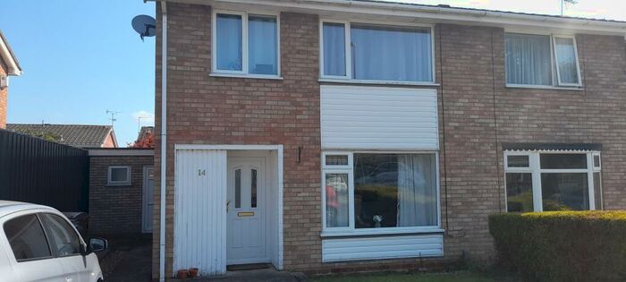 3 Bedroom House To Rent In LIndenbrook Vale, ST17