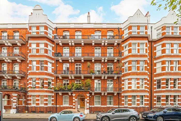 4 Bedroom Flat For Sale In Trebovir Road, Earls Court, SW5