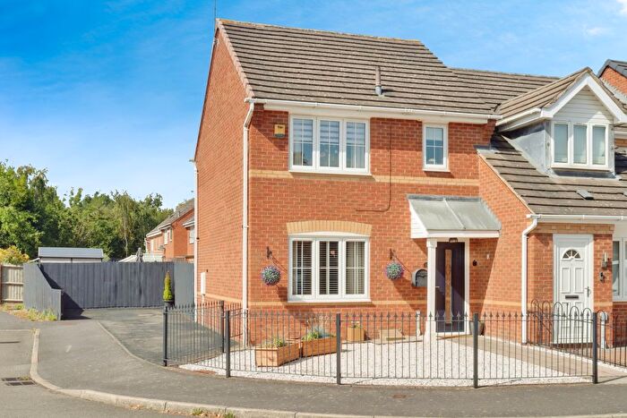 3 Bedroom End Terrace House For Sale In Hampton Close, Coalville, LE67