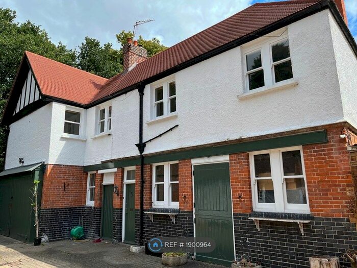 1 Bedroom Maisonette To Rent In Heathview Gardens, London, SW15