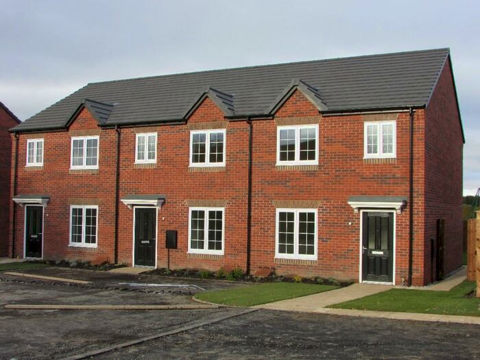 3 Bedroom End Of Terrace House To Rent In Augusta Court, Leeds, West Yorkshire, LS26