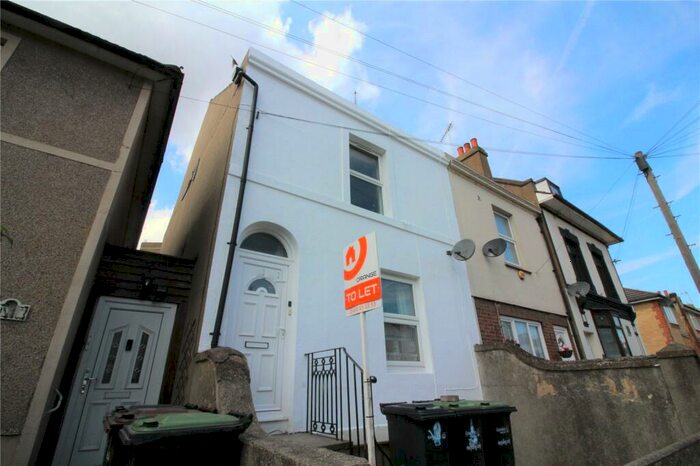 1 Bedroom Flat To Rent In Dover Road, Northfleet, Gravesend, Kent, DA11