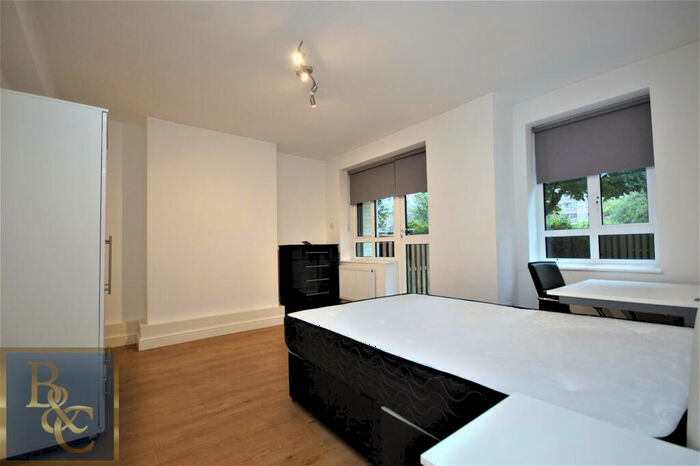 4 Bedroom Apartment To Rent In Colley House, Hilldrop Estate, London, N7
