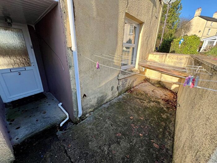 2 Bedroom Flat To Rent In Wellfield Road, Carmarthen, Carmarthenshire, SA31