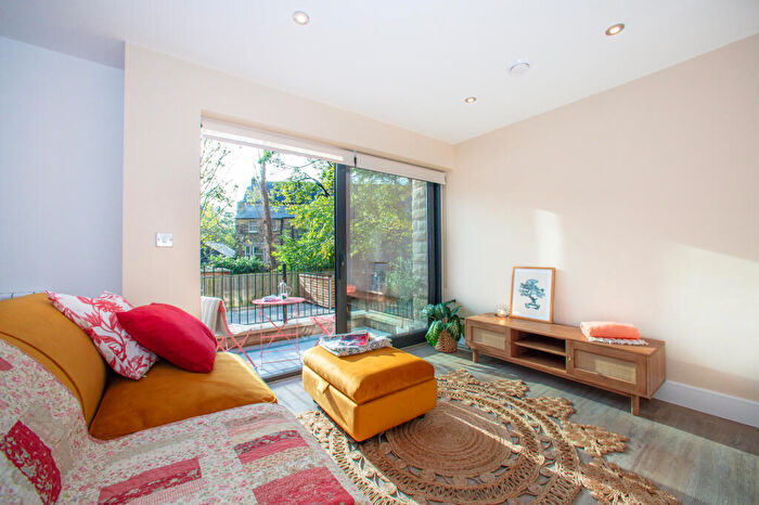 1 Bedroom Apartment To Rent In The Spool House, Spinning Acres Lane, Headingley, Headingley, Leeds, LS6