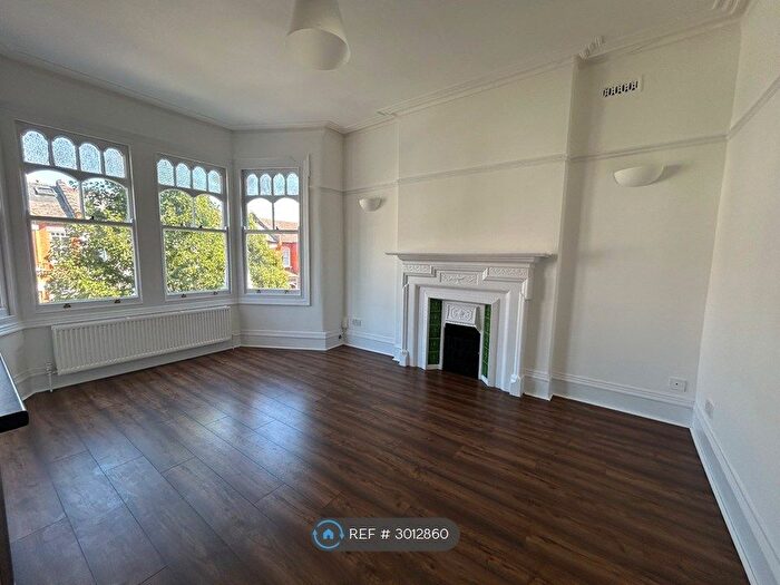 2 Bedroom Flat To Rent In Osborne Road, London, N13