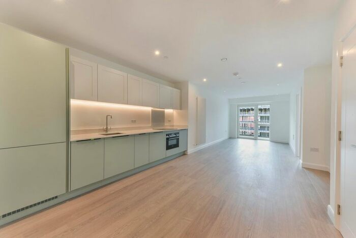 1 Bedroom Flat To Rent In Galleria House, Royal Eden Docks, London, E16