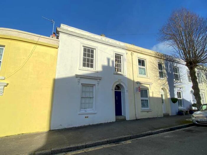 4 Bedroom Property To Rent In Clifton Place, Falmouth, TR11