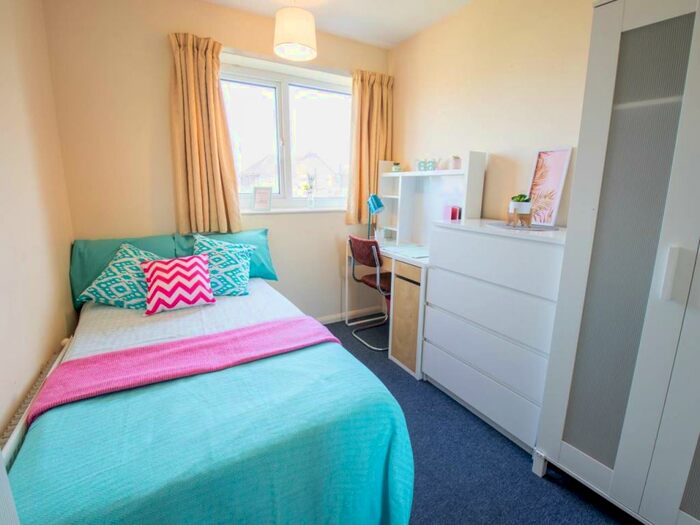 5 Bedroom House To Rent In Mead Way, Canterbury, Kent, CT2