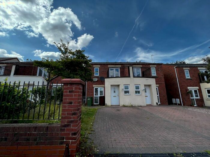 3 Bedroom Semi-Detached House To Rent In Waterside Close, Parkfields, Wolverhampton, WV2