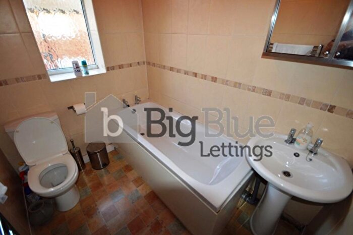 5 Bedroom Terraced House To Rent In Park View Grove, Leeds, West Yorkshire, LS4