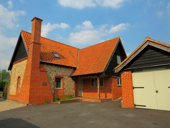 3 Bedroom Cottage To Rent In Fen Willow Mews, East Harling, Norwich, NR16
