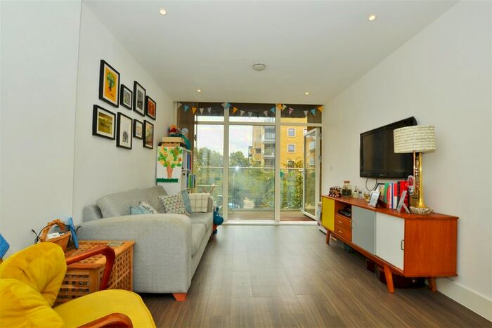 1 Bedroom Flat To Rent In Frazer Nash Close, Isleworth, TW7