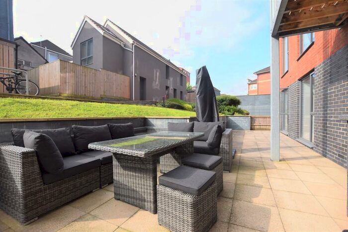 2 Bedroom Apartment To Rent In Braggs Lane, Bristol, BS2