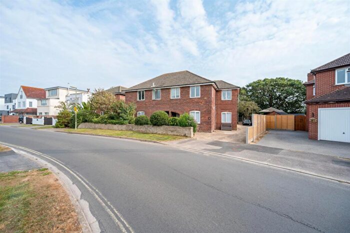 2 Bedroom Flat To Rent In Bracklesham Road, Hayling Island, PO11