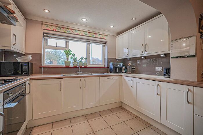 3 Bedroom Terraced House For Sale In Pescot Hill, Hemel Hempstead, HP1