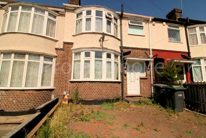 3 Bedroom Terraced House To Rent In Beechwood Road Luton, LU4