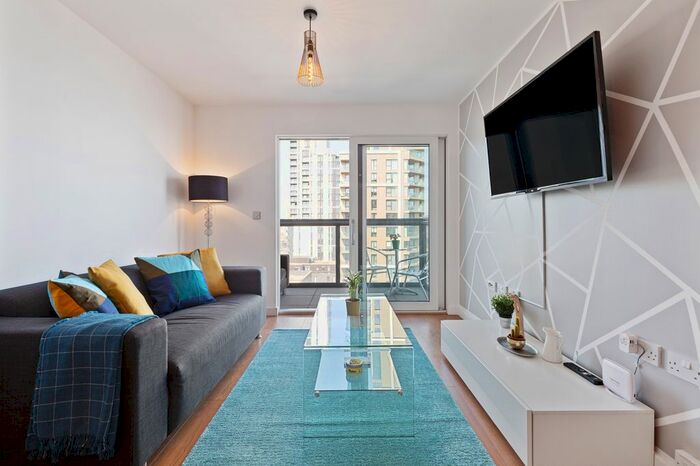 2 Bedroom Flat To Rent In Ml - Barge Walk, London, SE10