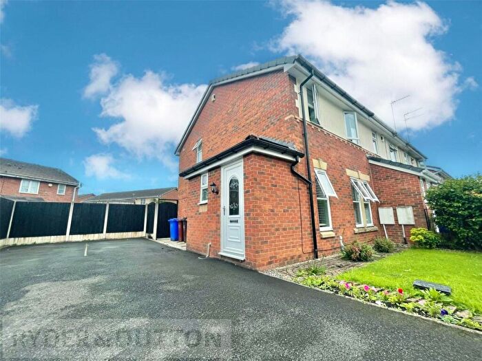 3 Bedroom End Of Terrace House To Rent In Mapledon Road, Manchester, Greater Manchester, M9