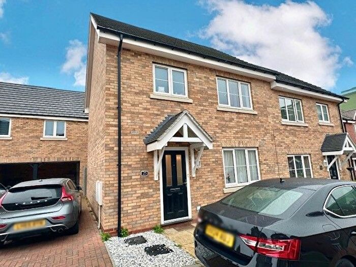 3 Bedroom Property To Rent In Megginson Way, Bedford, MK42