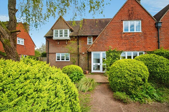 4 Bedroom Semi Detached House For Sale In Sutton Common, Hook, RG29