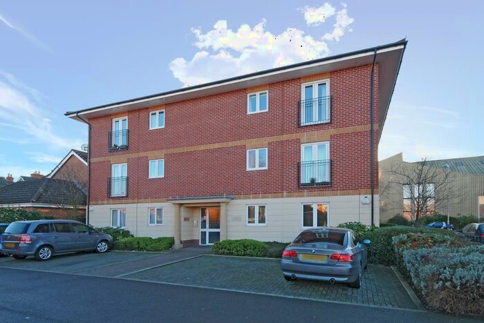 2 Bedroom Apartment To Rent In Newbury, Berkshire, RG14