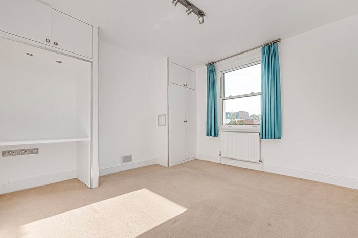 6 Bedroom End Of Terrace House To Rent In Waldemar Avenue, Parsons Green, SW6