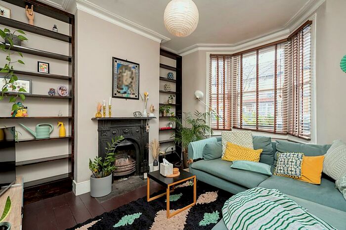 2 Bedroom Flat To Rent In Clarence Road, Walthamstow, London, E17