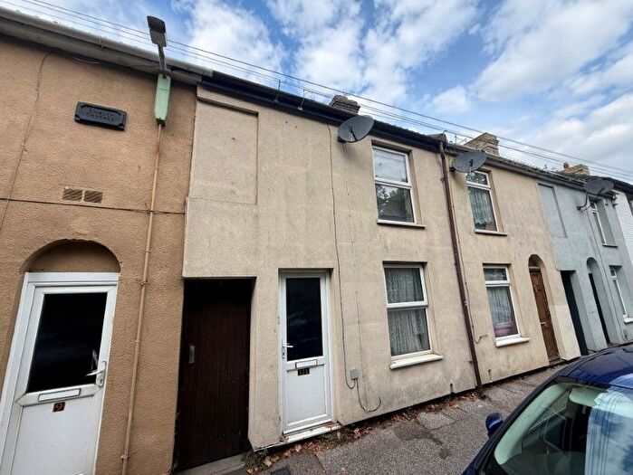 3 Bedroom Terraced House For Sale In Raglan Street, Lowestoft, Suffolk, NR32