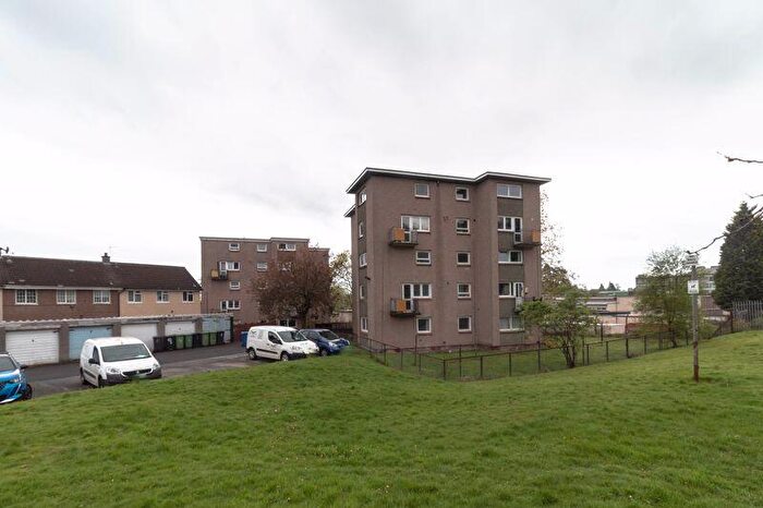 3 Bedroom Maisonette To Rent In Mccoll Avenue, Alexandria, G83