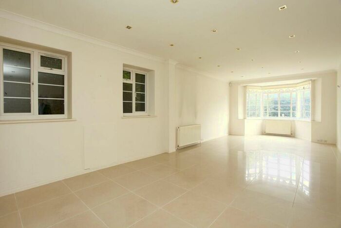4 Bedroom House To Rent In Lyttelton Road, Hampstead Garden Suburb, London, N2