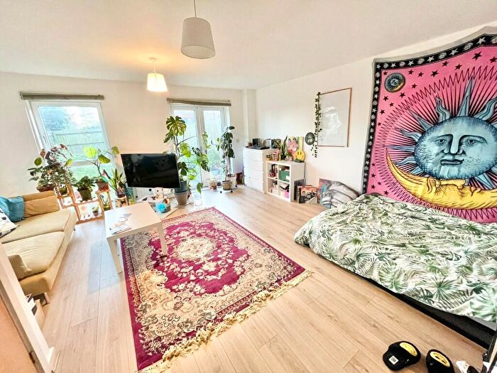 2 Bedroom House To Rent In Regent Square, Manchester, Greater Manchester, M5