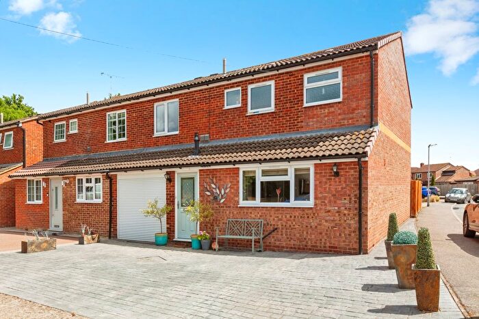 3 Bedroom Semi-detached House For Sale In Eskdale Gardens, Maidenhead, Berkshire, SL6