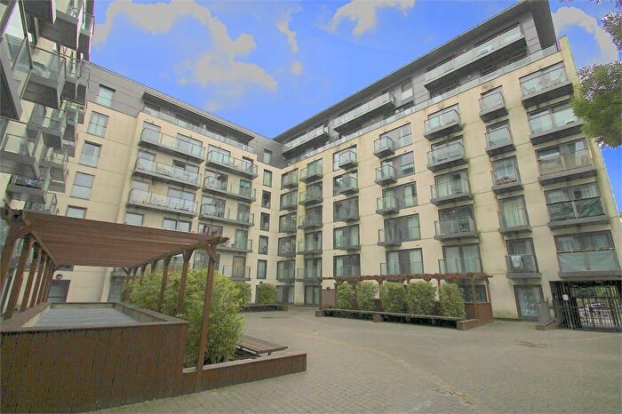 2 Bedroom Apartment To Rent In High Street, Slough, SL1