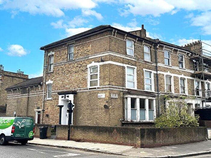 1 Bedroom Flat For Sale In (C) Brooke Road, Stoke Newington, N16
