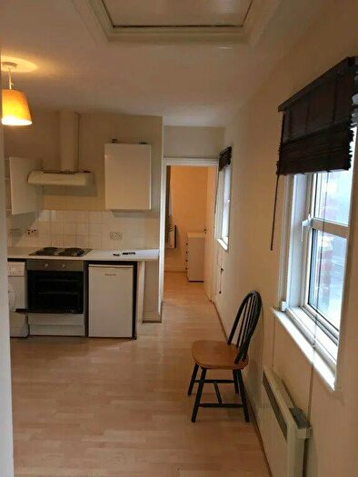 1 Bedroom Flat To Rent In Walm Lane, Willesden Green, NW2