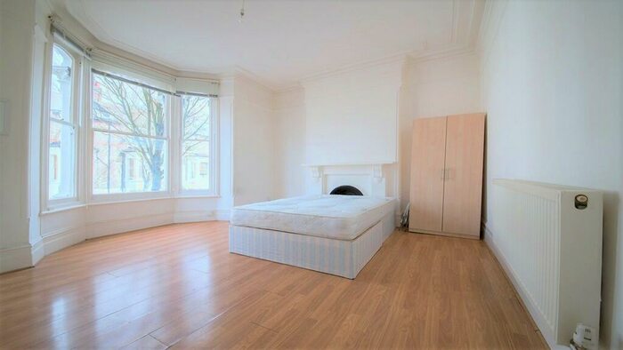 Studio To Rent In Corinne Road, Tufnell Park, London, N19