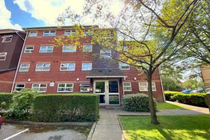 2 Bedroom Flat To Rent In Wilbraham Road, Manchester, M14