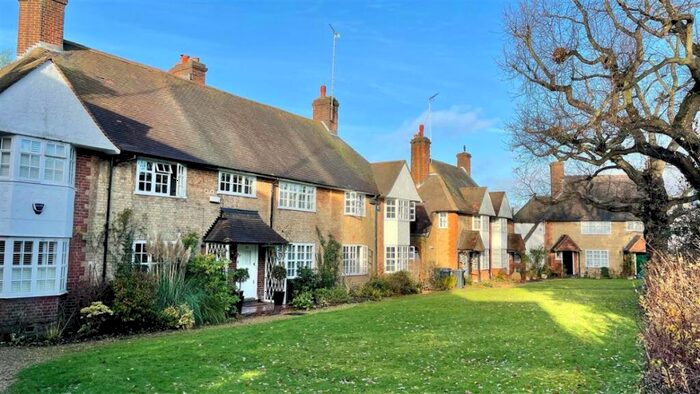 3 Bedroom Semi-Detached House To Rent In Willifield Way, London, NW11