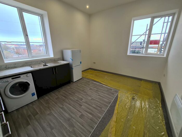 1 Bedroom Flat To Rent In Oak Court, Dudley Road, Brierley Hill, DY5