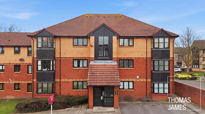 1 Bedroom Apartment For Sale In Medesenge Way, London, N13