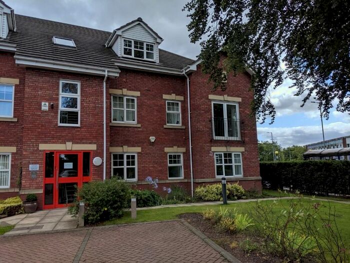 2 Bedroom Flat To Rent In Wyndthorpe Court, Rotherham S60